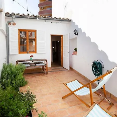 Сasa de vacaciones Encantadora Casita En *